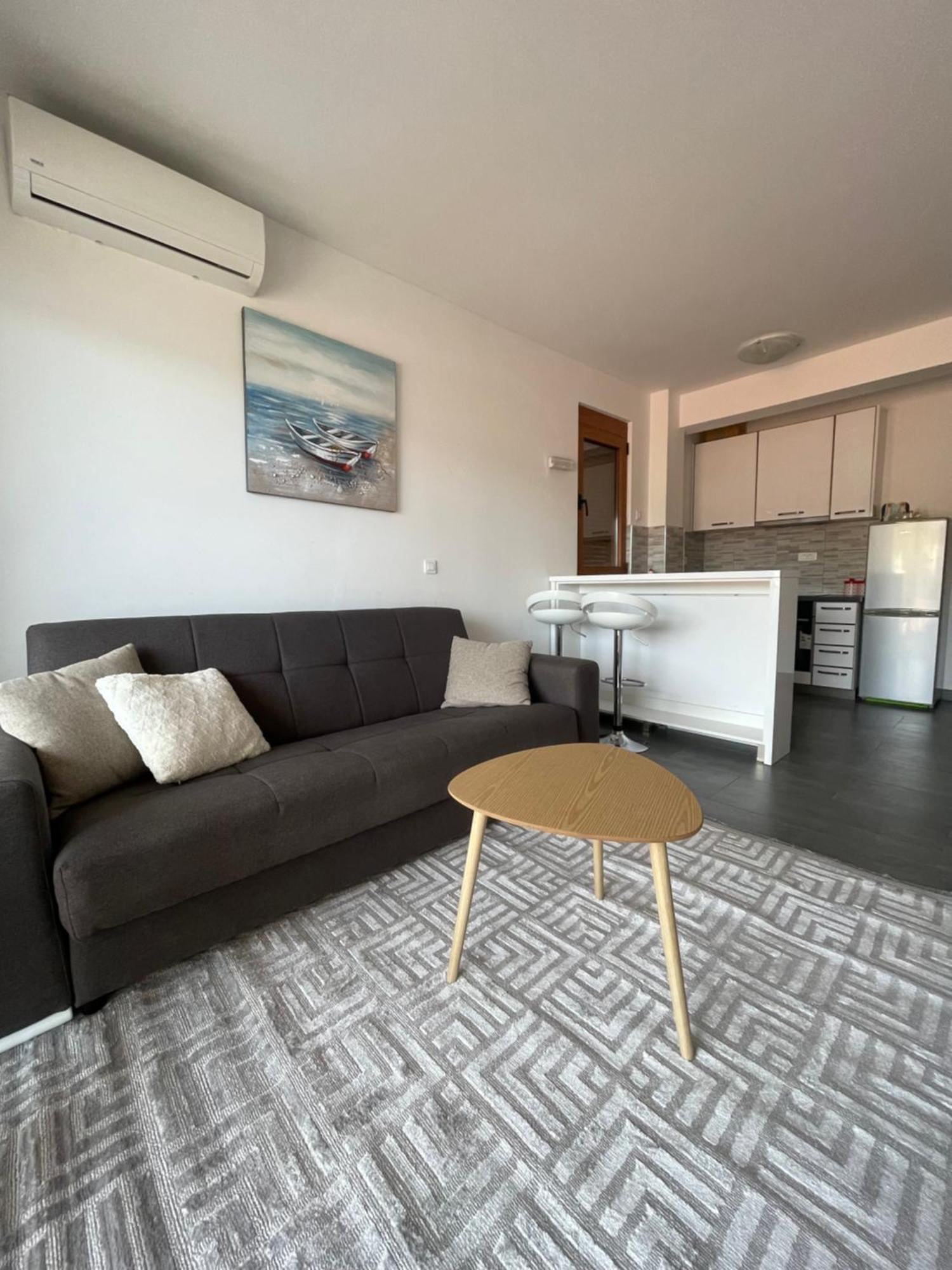 Single Bedroom *